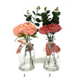 VASE EN VERRE AVEC FLEURS
